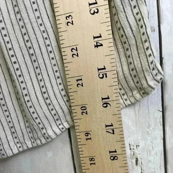 Old Navy Sleeveless top size Large - Picture 7 of 8